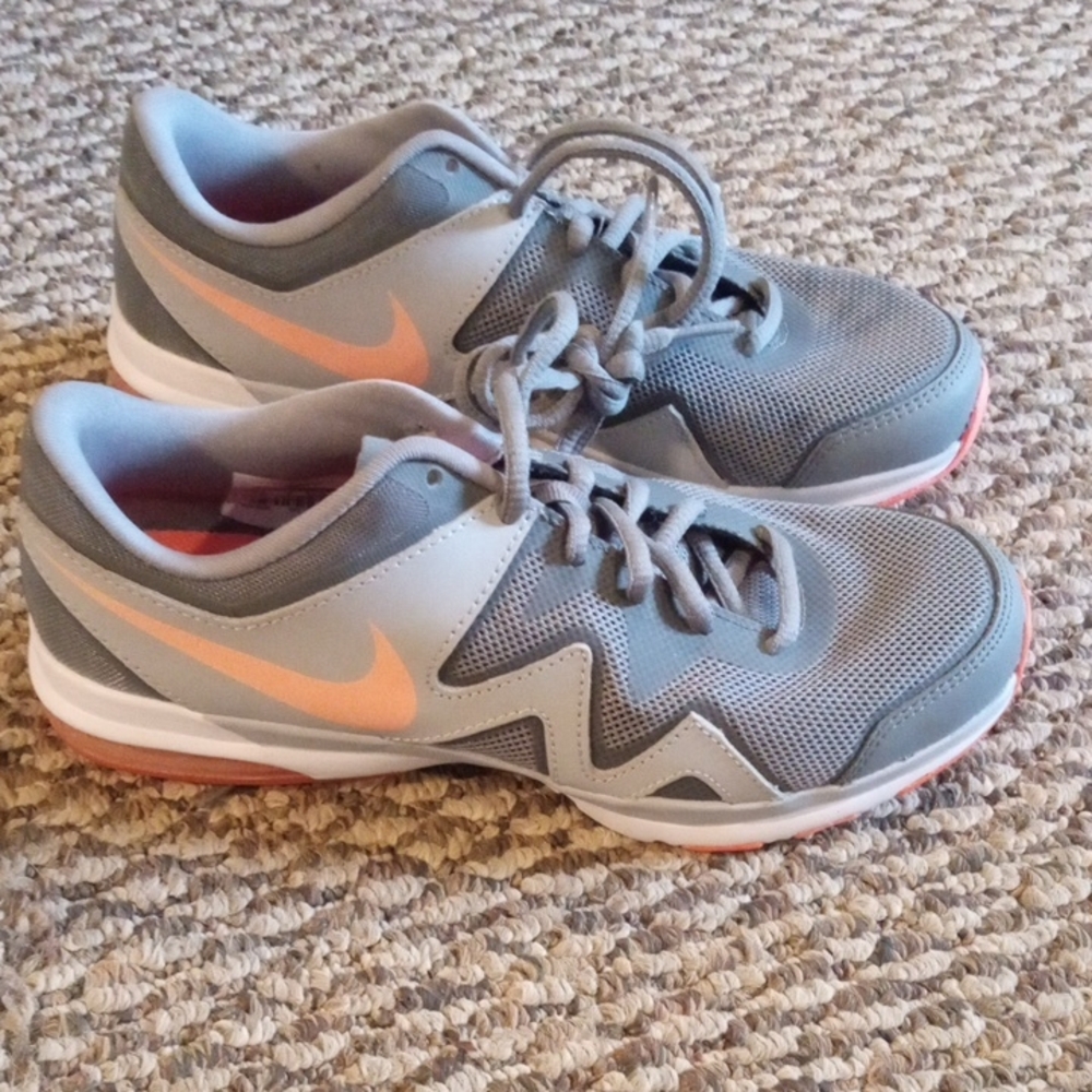 Nike Women's Gray and Orange Athletic Shoes